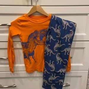🔥3 for $15 Boys Carter’s Dinosaur pajamas.  Size 10.  Fantastic condition.